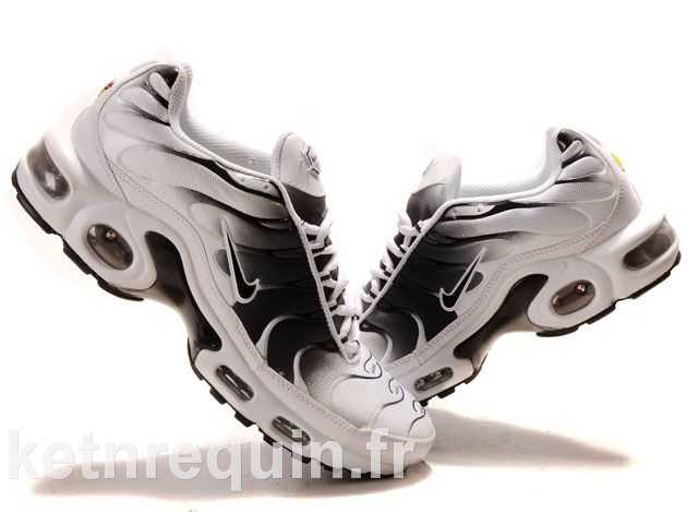 air tn blanc avec du noir uniquement (2)